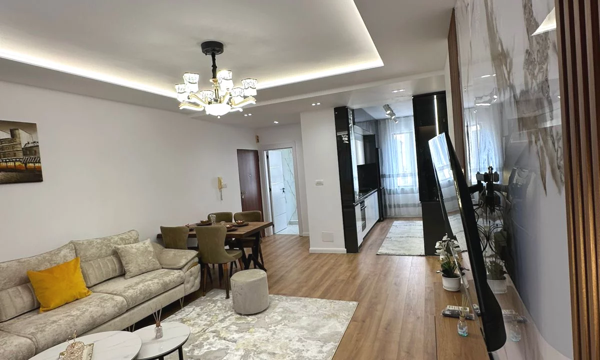 Shtepi ne shitje Apartament ne Tirane, 2+1, Mobilimi E mobiluar, Pagesa 225,000  Euro.