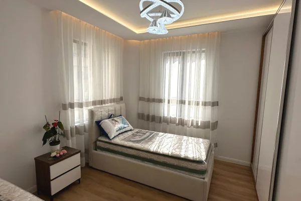 Shtepi ne shitje Apartament ne Tirane, 2+1, Mobilimi E mobiluar, Pagesa 225,000  Euro.