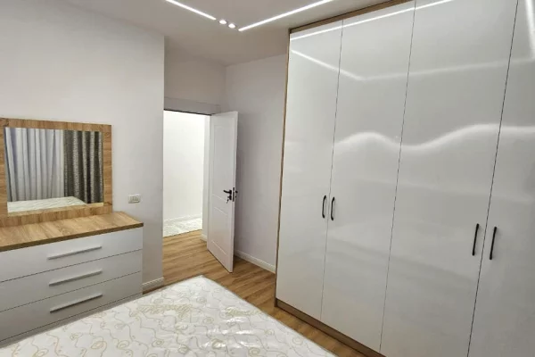 Shtepi ne shitje Apartament ne Tirane, 2+1, Mobilimi E mobiluar, Pagesa 158,000  Euro.