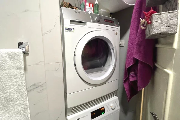 Shtepi ne shitje Apartament ne Tirane, 3+1, Mobilimi E mobiluar, Pagesa 3,600,000  Leke.