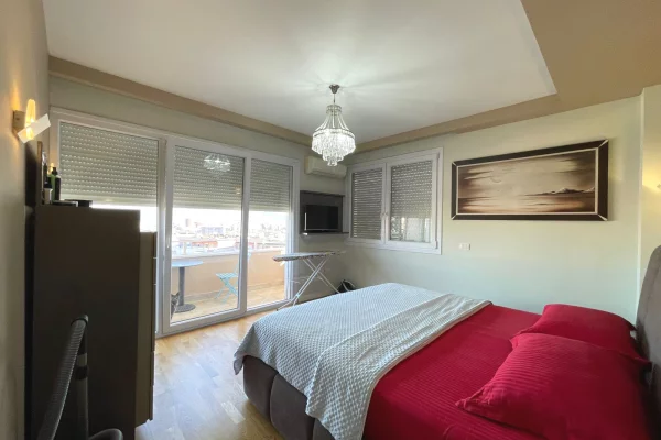 Shtepi ne shitje Apartament ne Tirane, 3+1, Mobilimi E mobiluar, Pagesa 3,600,000  Leke.