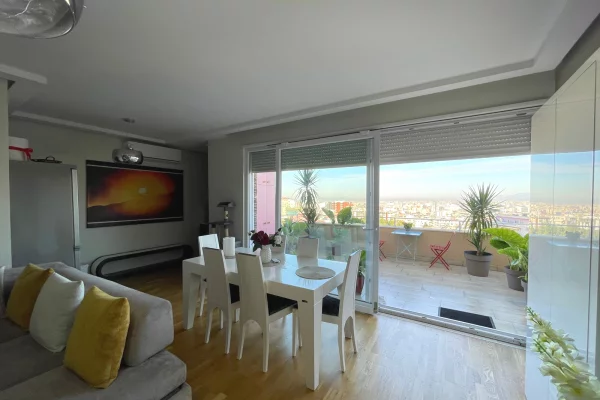 Shtepi ne shitje Apartament ne Tirane, 3+1, Mobilimi E mobiluar, Pagesa 3,600,000  Leke.