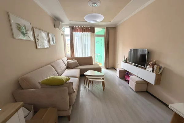 Shtepi me qera 2+1 ne Tirane - 750 Euro