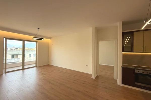 Shtepi ne shitje Apartament ne Tirane, 2+1, Mobilimi Pjeserisht e mobiluar, Pagesa 163,000  Euro.