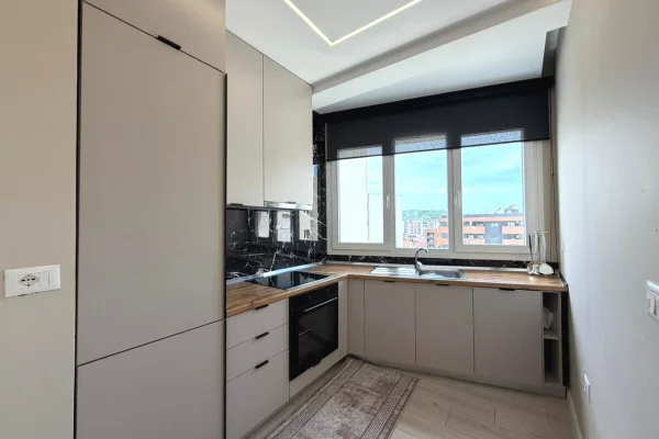 Shtepi ne shitje Apartament ne Tirane, 3+1, Mobilimi Pjeserisht e mobiluar, Pagesa 280,000  Euro.