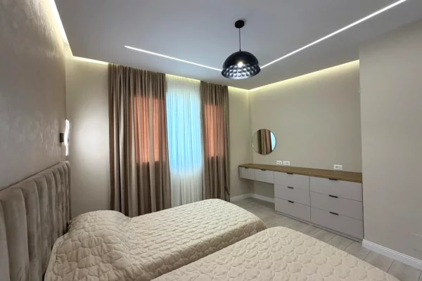 Shtepi ne shitje Apartament ne Tirane, 3+1, Mobilimi Pjeserisht e mobiluar, Pagesa 280,000  Euro.