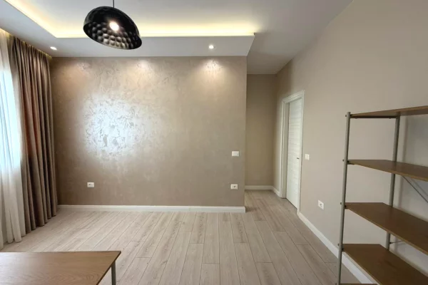 Shtepi ne shitje Apartament ne Tirane, 3+1, Mobilimi Pjeserisht e mobiluar, Pagesa 280,000  Euro.