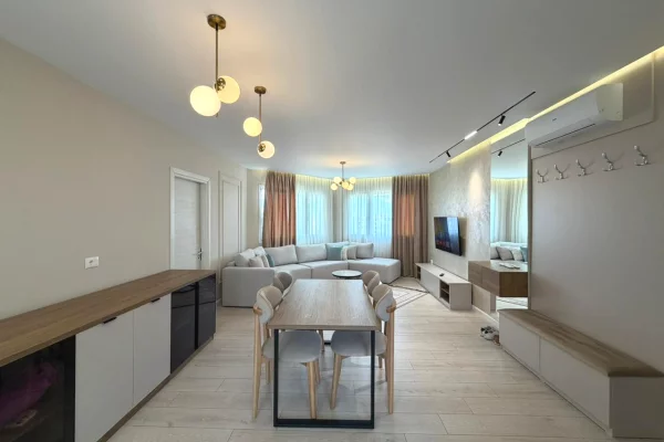 Shtepi ne shitje Apartament ne Tirane, 3+1, Mobilimi Pjeserisht e mobiluar, Pagesa 280,000  Euro.