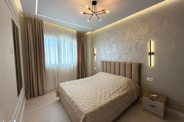 Shtepi ne shitje Apartament ne Tirane, 3+1, Mobilimi Pjeserisht e mobiluar, Pagesa 280,000  Euro.