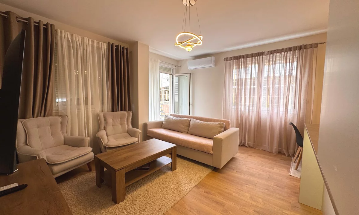 Shtepi ne shitje Apartament ne Tirane, 2+1, Mobilimi E mobiluar, Pagesa 240,000  Euro.