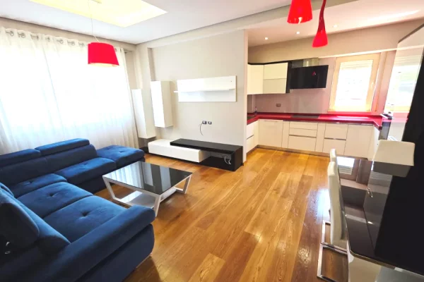 Shtepi ne shitje Apartament ne Tirane, 2+1, Mobilimi E mobiluar, Pagesa 260,000  Euro.