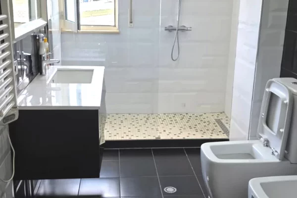 Shtepi ne shitje Apartament ne Tirane, 2+1, Mobilimi E mobiluar, Pagesa 260,000  Euro.
