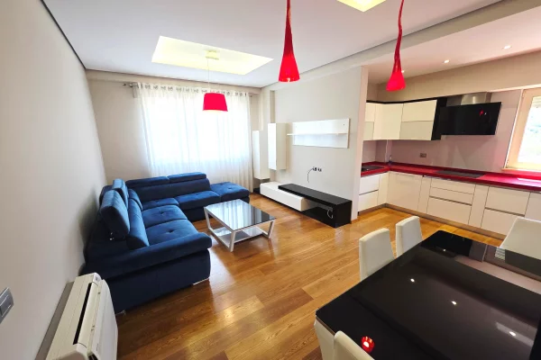 Shtepi ne shitje Apartament ne Tirane, 2+1, Mobilimi E mobiluar, Pagesa 260,000  Euro.