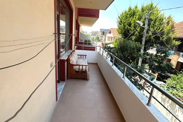 Shtepi me qera Apartament ne Tirane, Garsoniere, Mobilimi E mobiluar, Pagesa 28,000  Leke.