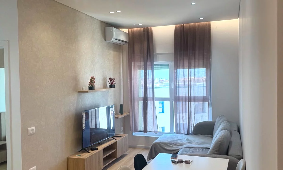 Shtepi me qera Apartament ne Tirane, 2+1, Mobilimi E mobiluar, Pagesa 550  Euro.