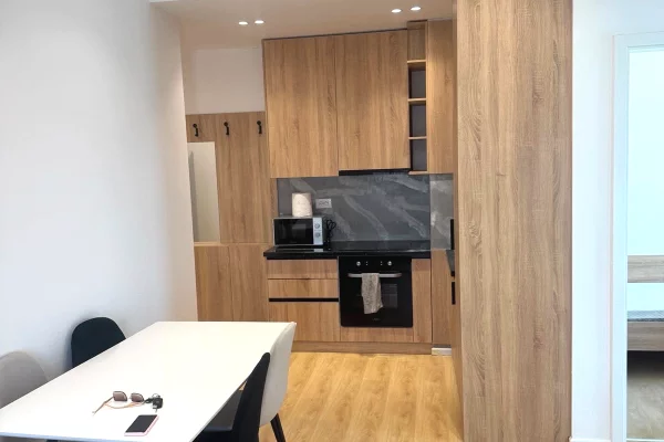Shtepi me qera Apartament ne Tirane, 2+1, Mobilimi E mobiluar, Pagesa 550  Euro.