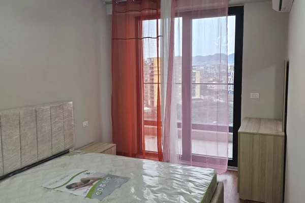 Shtepi ne shitje Apartament ne Tirane, 1+1, Mobilimi E mobiluar, Pagesa 128,700  Euro.
