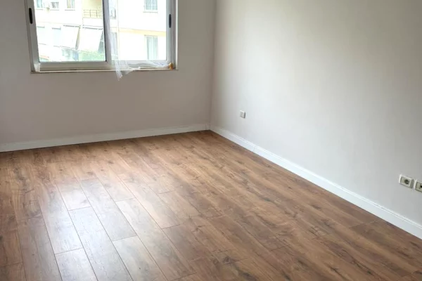 Shtepi ne shitje Apartament ne Tirane, 2+1, Mobilimi Bosh, pa mobiluar, Pagesa 145,000  Euro.