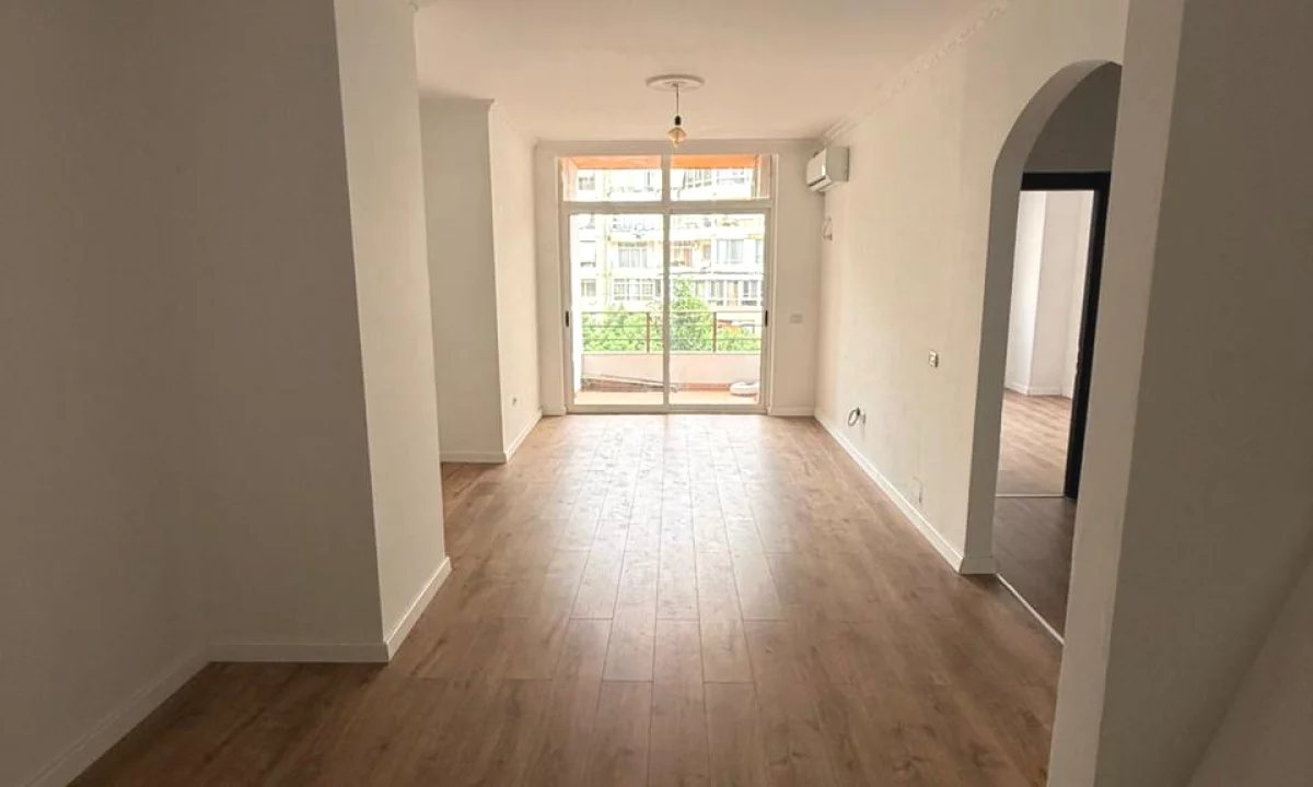 Shtepi ne shitje Apartament ne Tirane, 2+1, Mobilimi Bosh, pa mobiluar, Pagesa 145,000  Euro.