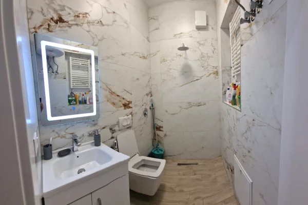 Shtepi me qera Apartament ne Tirane, 1+1, Mobilimi E mobiluar, Pagesa 500  Euro.