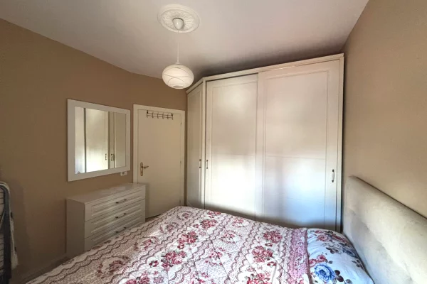 Shtepi me qera Apartament ne Tirane, 1+1, Mobilimi E mobiluar, Pagesa 60,000  Leke.