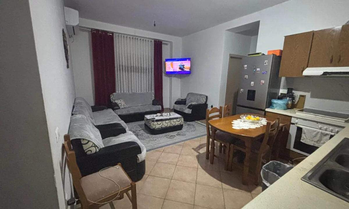 Shtepi ne shitje Apartament ne Tirane, 1+1, Mobilimi E mobiluar, Pagesa 140,000  Euro.