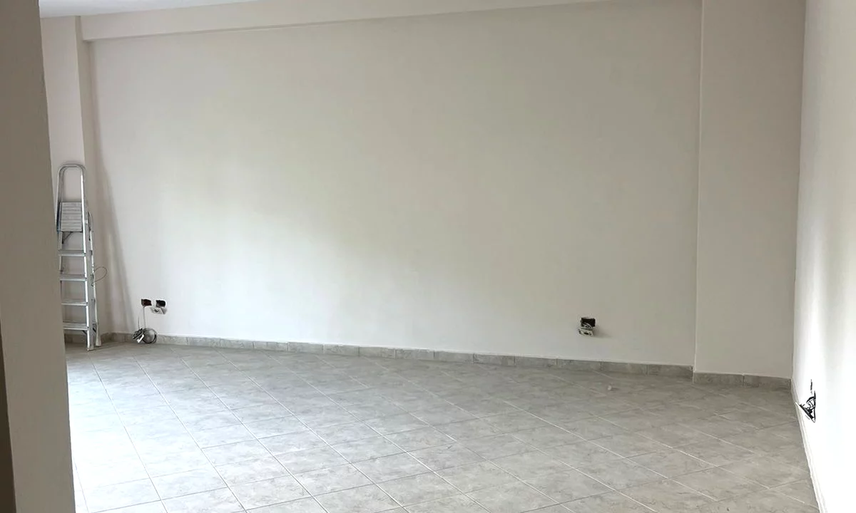 Shtepi ne shitje Apartament ne Tirane, 2+1, Mobilimi Bosh, pa mobiluar, Pagesa 12,000,000  Leke.