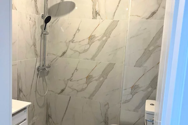 Shtepi ne shitje Apartament ne Tirane, 2+1, Mobilimi Bosh, pa mobiluar, Pagesa 12,000,000  Leke.