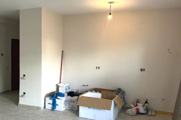 Shtepi ne shitje Apartament ne Tirane, 2+1, Mobilimi Bosh, pa mobiluar, Pagesa 12,000,000  Leke.