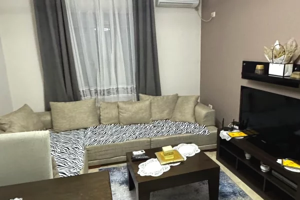 Shtepi ne shitje Apartament ne Tirane, 2+1, Mobilimi E mobiluar, Pagesa 14,200,000  Leke.
