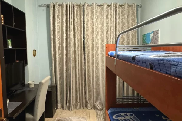 Shtepi ne shitje Apartament ne Tirane, 2+1, Mobilimi E mobiluar, Pagesa 14,200,000  Leke.