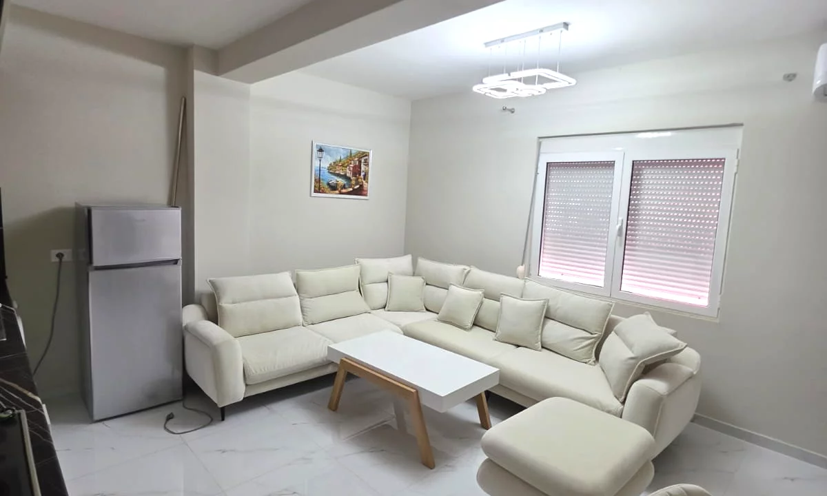 Shtepi me qera Apartament ne Tirane, 1+1, Mobilimi E mobiluar, Pagesa 600  Euro.