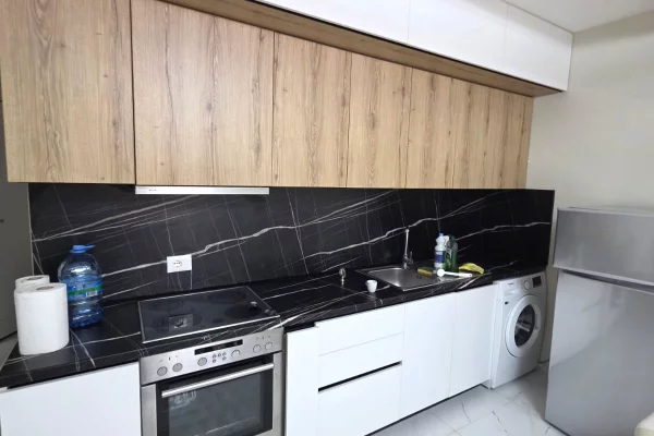 Shtepi me qera Apartament ne Tirane, 1+1, Mobilimi E mobiluar, Pagesa 600  Euro.