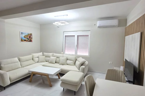 Shtepi me qera Apartament ne Tirane, 1+1, Mobilimi E mobiluar, Pagesa 600  Euro.