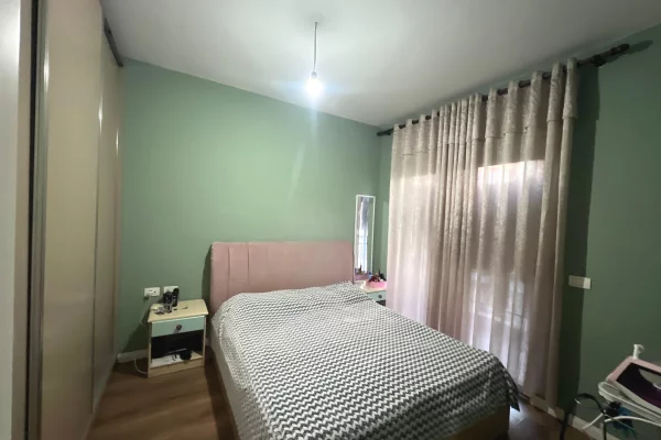 Shtepi ne shitje Apartament ne Tirane, 1+1, Mobilimi E mobiluar, Pagesa 9,900,000  Leke.