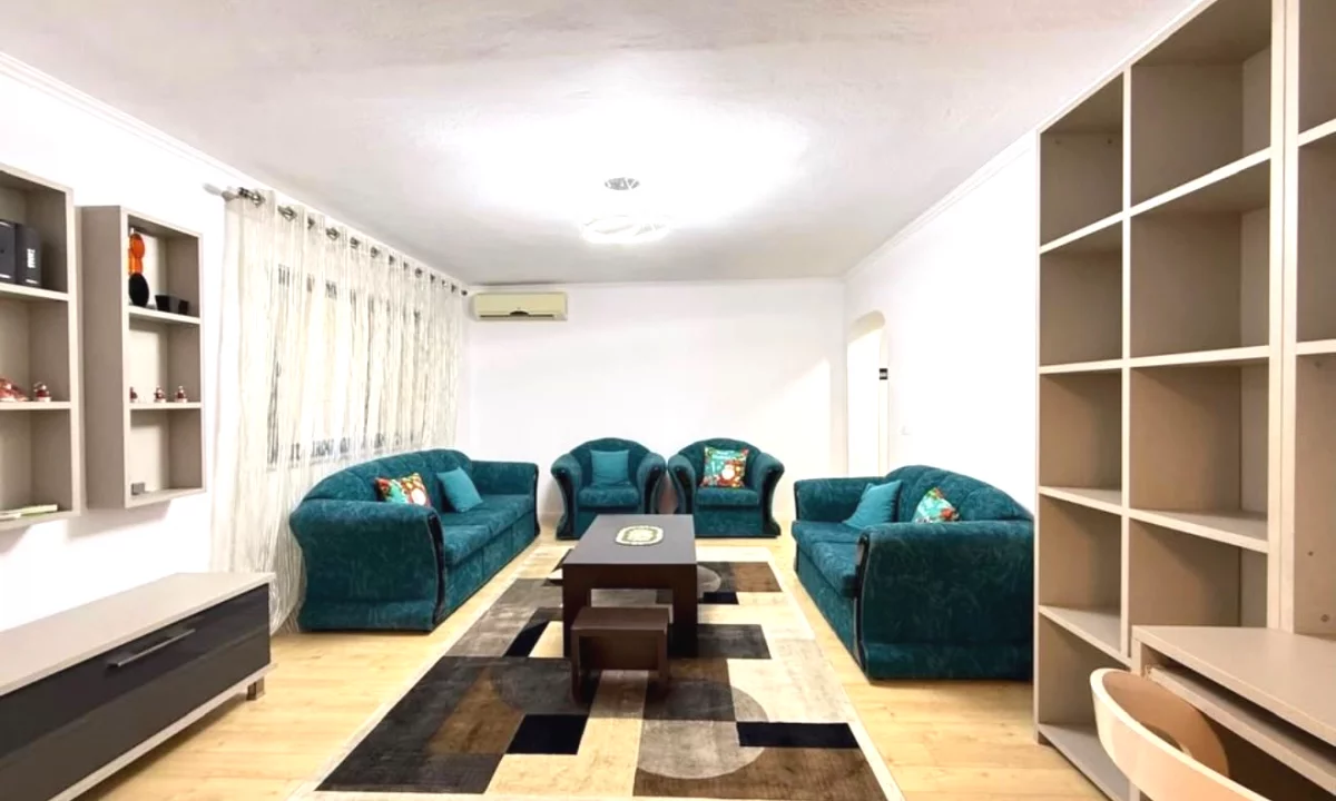 Shtepi ne shitje Apartament ne Tirane, 2+1, Mobilimi E mobiluar, Pagesa 193,000  Euro.