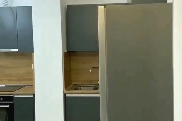 Shtepi ne shitje Apartament ne Tirane, 2+1, Mobilimi E mobiluar, Pagesa 13,700,000  Leke.