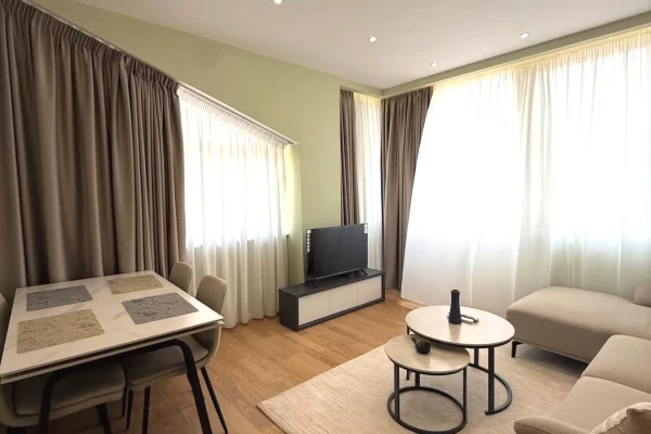 Shtepi ne shitje Apartament ne Tirane, 2+1, Mobilimi E mobiluar, Pagesa 225,000  Euro.