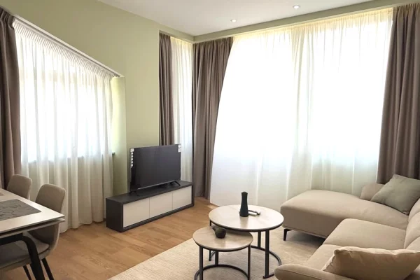 Shtepi ne shitje Apartament ne Tirane, 2+1, Mobilimi E mobiluar, Pagesa 225,000  Euro.