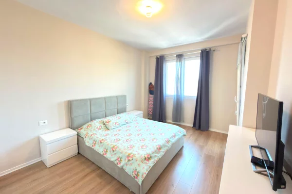 Shtepi ne shitje Apartament ne Tirane, 1+1, Mobilimi E mobiluar, Pagesa 120,000  Euro.
