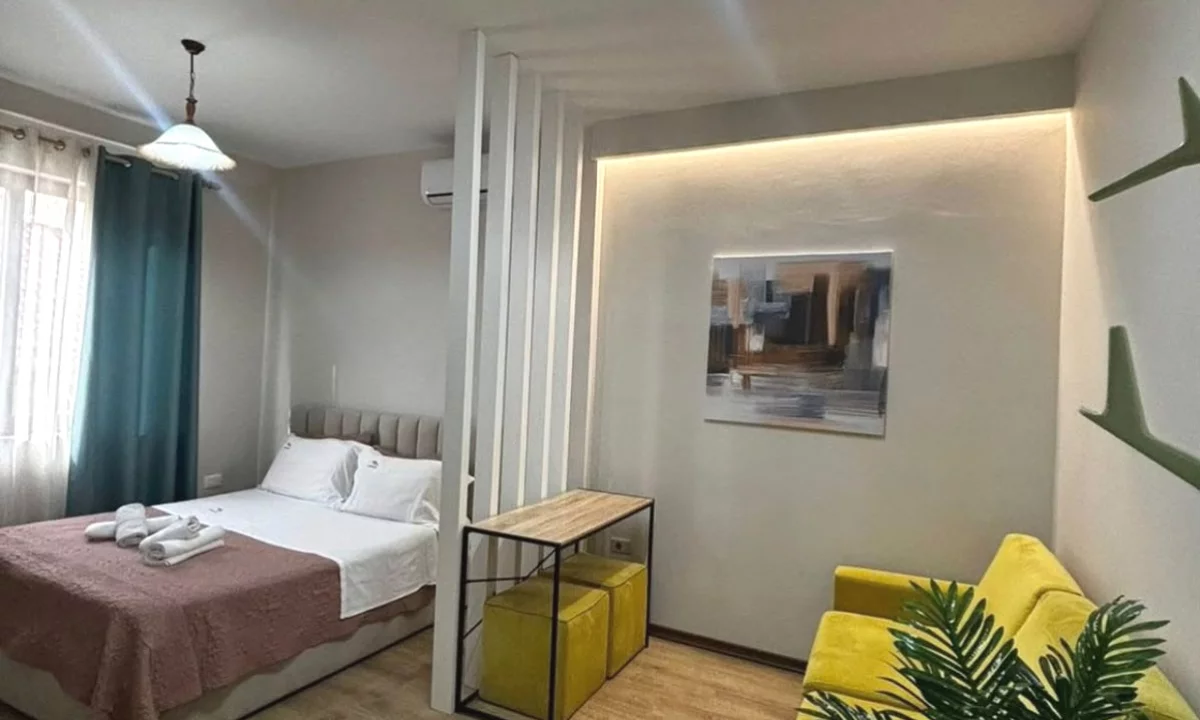 Shtepi ne shitje Apartament ne Tirane, Garsoniere, Mobilimi E mobiluar, Pagesa 110,000  Euro.