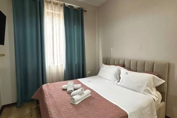 Shtepi ne shitje Apartament ne Tirane, Garsoniere, Mobilimi E mobiluar, Pagesa 110,000  Euro.