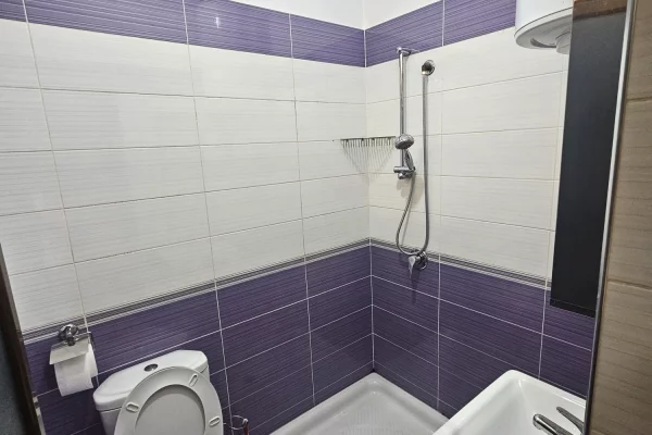Shtepi me qera Apartament ne Tirane, 2+1, Mobilimi E mobiluar, Pagesa 50,000  Leke.