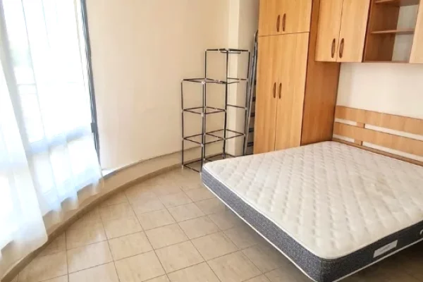 Shtepi ne shitje Apartament ne Tirane, 2+1, Mobilimi E mobiluar, Pagesa 195,000  Euro.