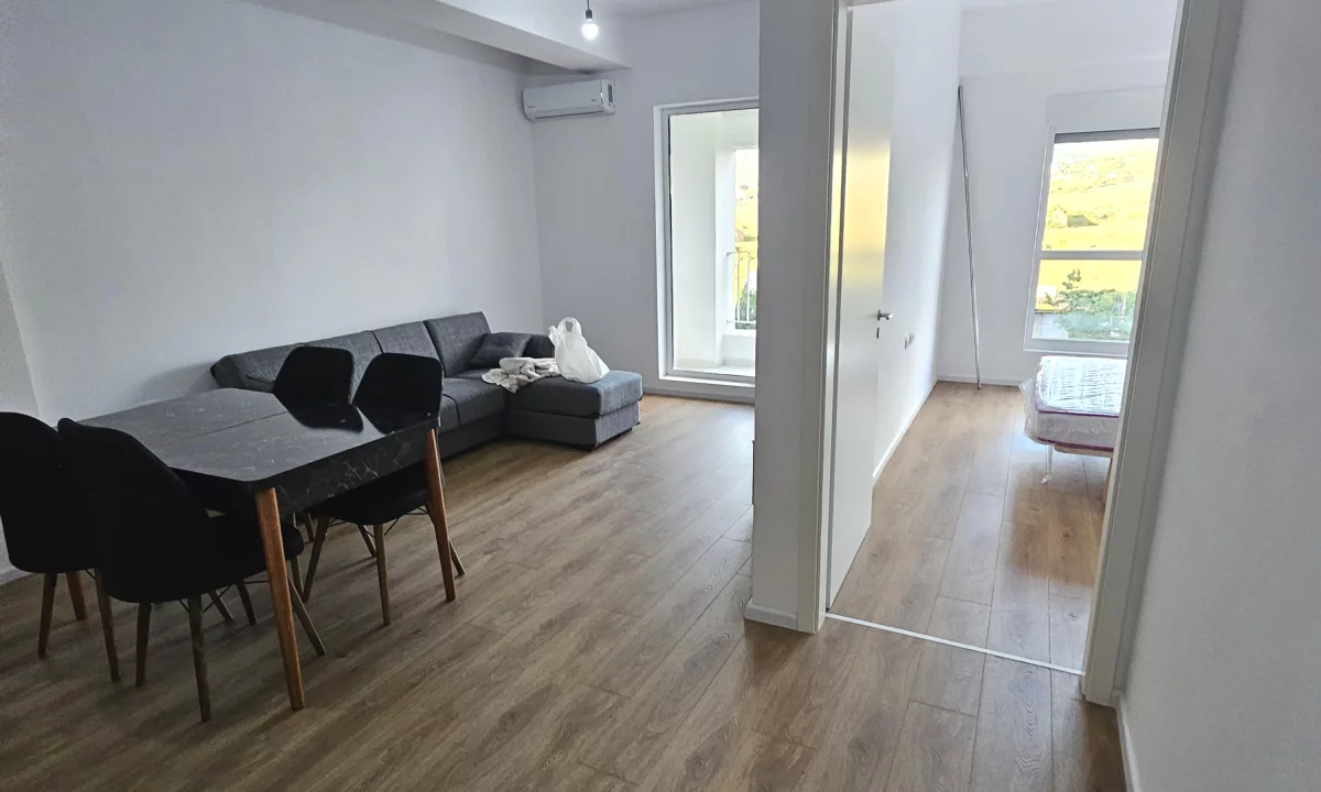 Shtepi me qera Apartament ne Tirane, 1+1, Mobilimi E mobiluar, Pagesa 400  Euro.