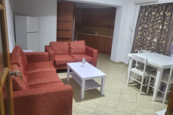 Shtepi me qera Apartament ne Tirane, 2+1, Mobilimi E mobiluar, Pagesa 600  Euro.