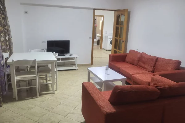 Shtepi me qera 2+1 ne Tirane - 600 Euro