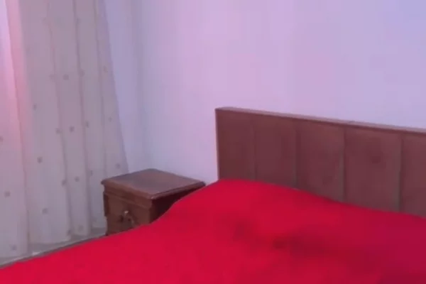 Shtepi me qera Apartament ne Tirane, 1+1, Mobilimi E mobiluar, Pagesa 40,000  Leke.