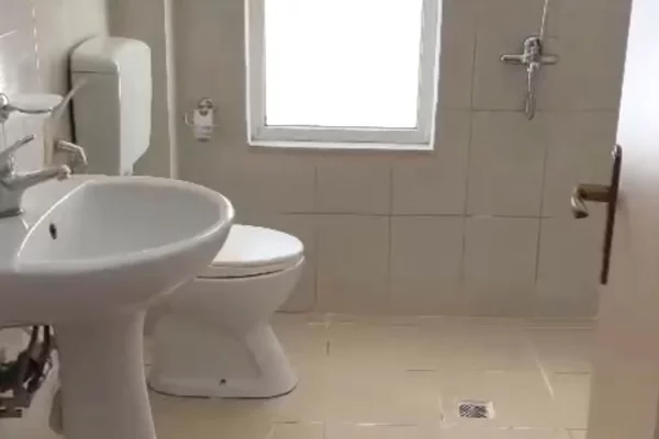 Shtepi me qera Apartament ne Tirane, 1+1, Mobilimi E mobiluar, Pagesa 40,000  Leke.
