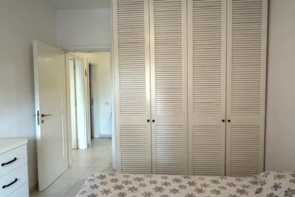 Shtepi ne shitje Apartament ne Tirane, 1+1, Mobilimi E mobiluar, Pagesa 120,000  Euro.